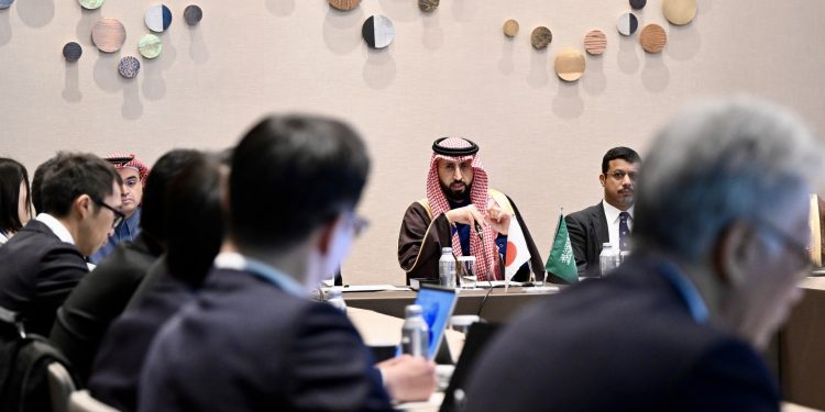 اجتماع رئيس هيئة الغذاء والدواء مع الشركات اليابانية