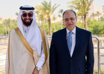 الدكتور هشام الجضعي يلتقي رئيس هيئة الدواء المصرية لبحث سبل التعاون وتنسيق الجهود في الجوانب التنظيمية