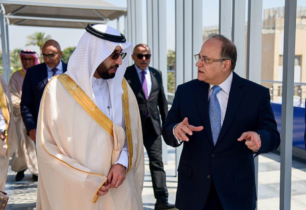 الدكتور هشام الجضعي يلتقي رئيس هيئة الدواء المصرية لبحث سبل التعاون وتنسيق الجهود في الجوانب التنظيمية