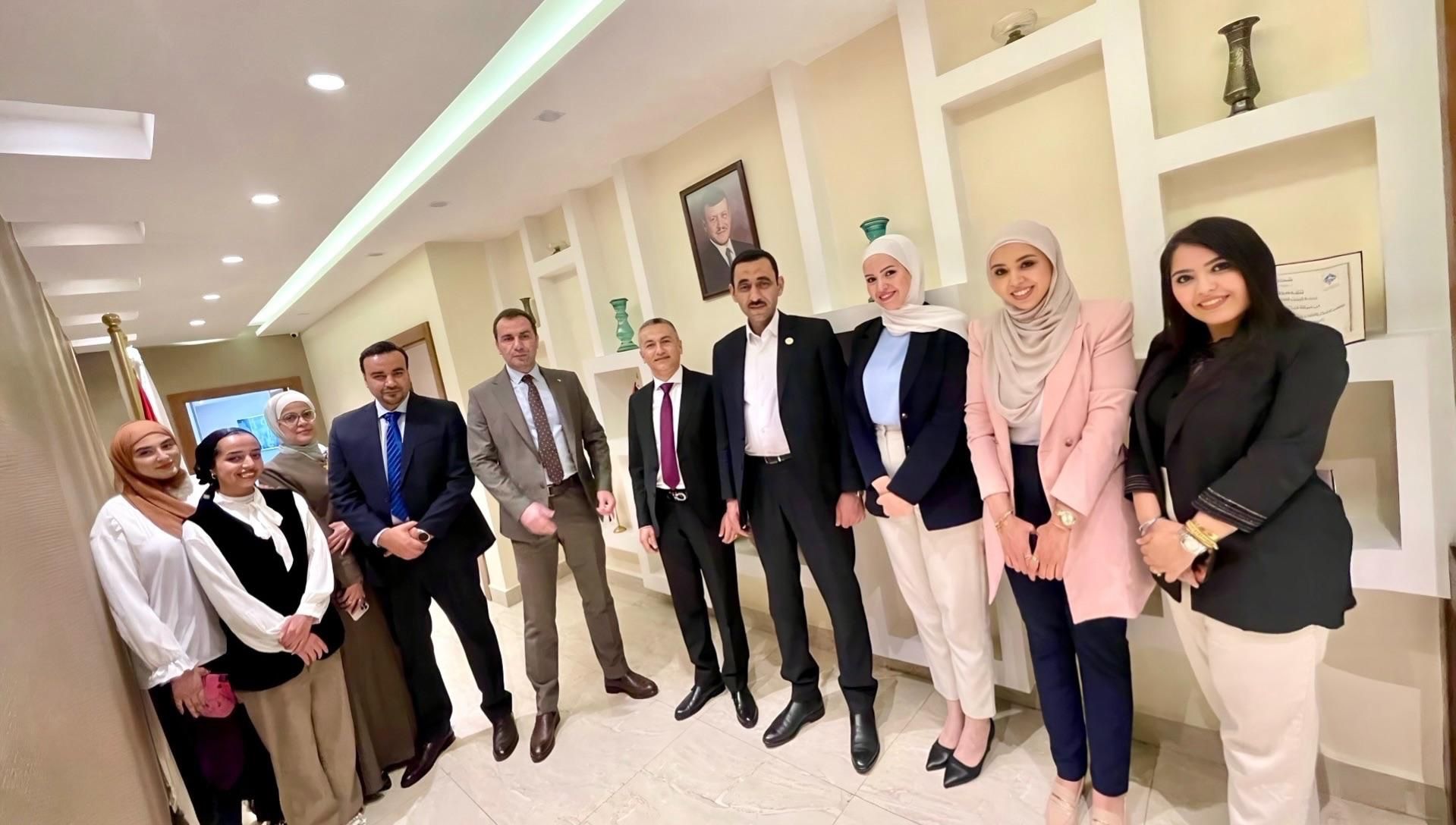 مدير مؤسسة الدواء الأردنية يتفقد شركة «فيلادلفيا» ويدعوها للتوسع في إنتاج أصناف جديدة تلبي احتياجات السوق 
