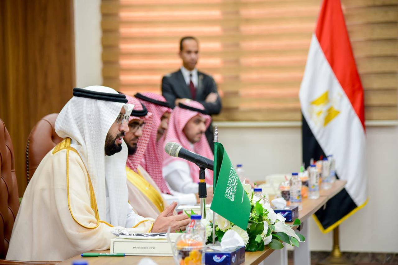 الدكتور هشام الجضعي يلتقي رئيس هيئة الدواء المصرية لبحث سبل التعاون وتنسيق الجهود في الجوانب التنظيمية