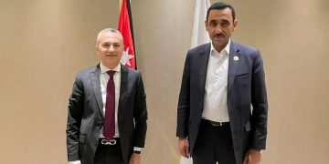 مدير مؤسسة الدواء الأردنية يتفقد شركة «فيلادلفيا» للصناعات الدوائية