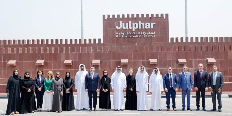 مجلس إدارة مؤسسة الإمارات للدواء يزور «جلفار» ويشيد بدورها في تعزيز صناعة الدواء الوطنية