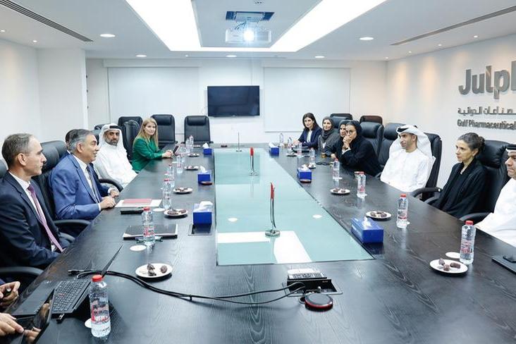 مجلس إدارة مؤسسة الإمارات للدواء يزور «جلفار» ويشيد بدورها في تعزيز صناعة الدواء الوطنية