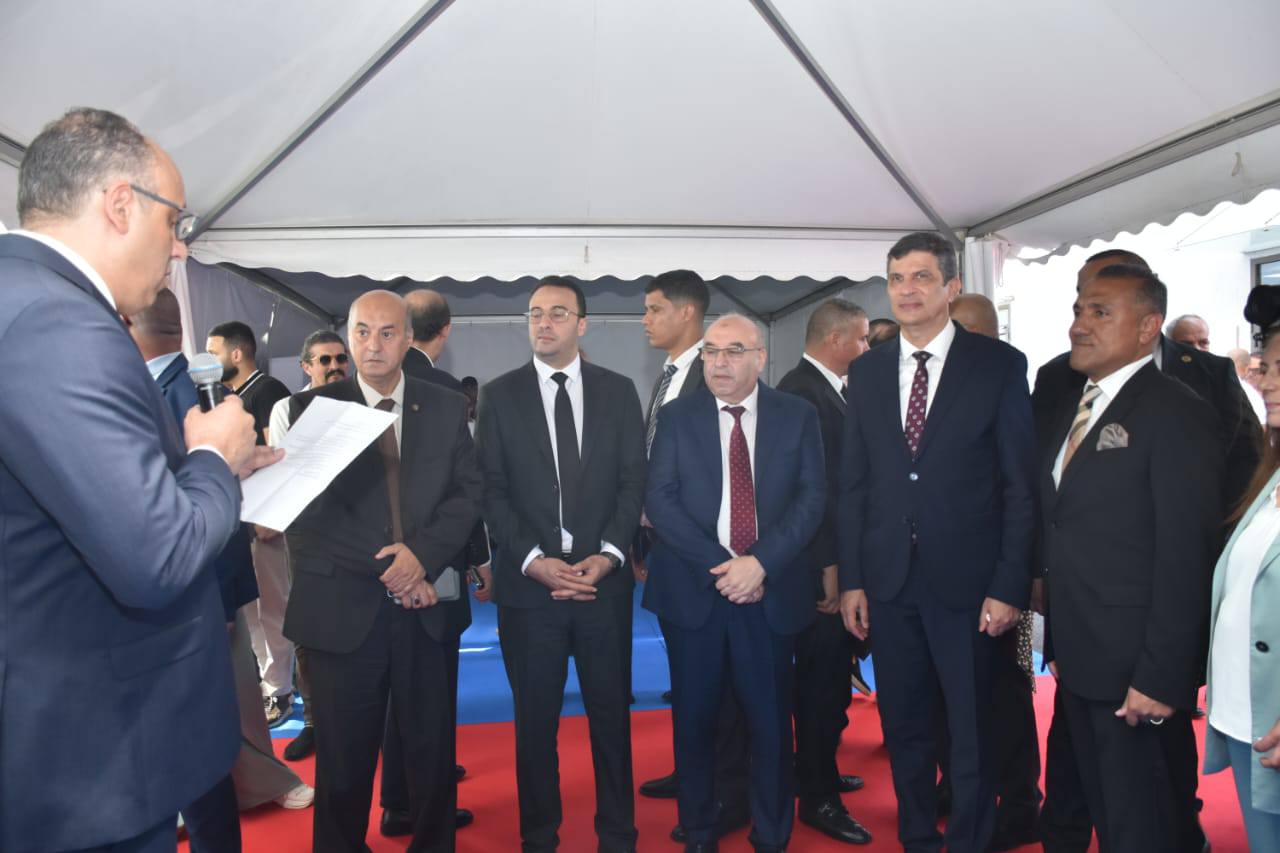وزير الصناعة الصيدلانية الجزائري يتفقد أحدث مصانع «الحكمة» البالغ حجم استثماراته 30 مليون دولار