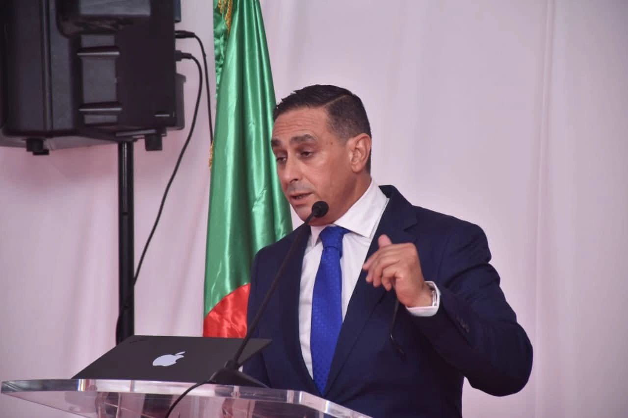 وزير الصناعة الصيدلانية الجزائري يتفقد مصنع ميرينال للأدوية ويستعرض المشروعات المستقبلية للشركة