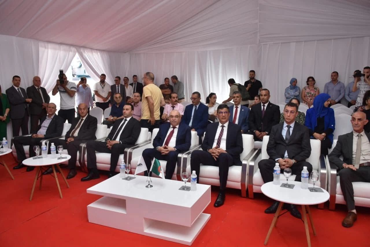 وزير الصناعة الصيدلانية الجزائري يتفقد مصنع ميرينال للأدوية ويستعرض المشروعات المستقبلية للشركة