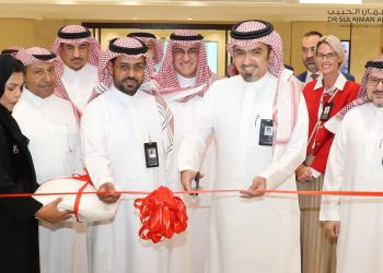 الرئيس التنفيذي لمجموعة الدكتور سليمان الحبيب الطبية يفتتح كلية الدكتور سليمان الحبيب للمعرفة
