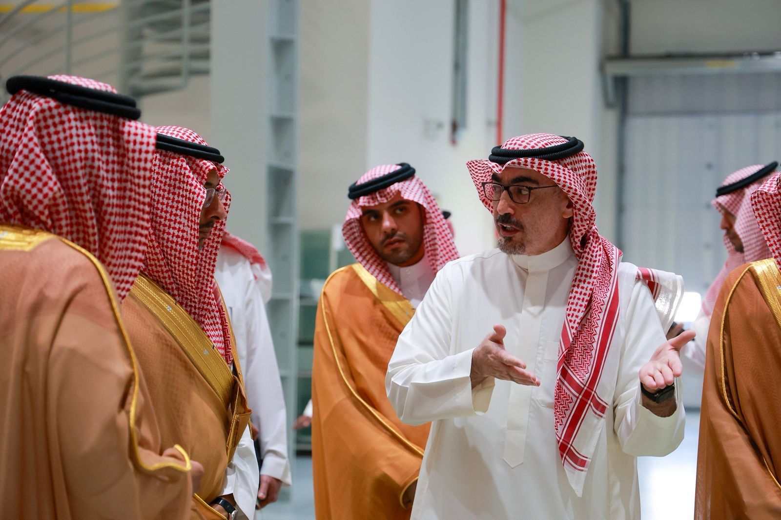 وزير الصناعة والثروة المعدنية يتفقد المستودع اللوجستي لشركة «نوبكو» في الباحة