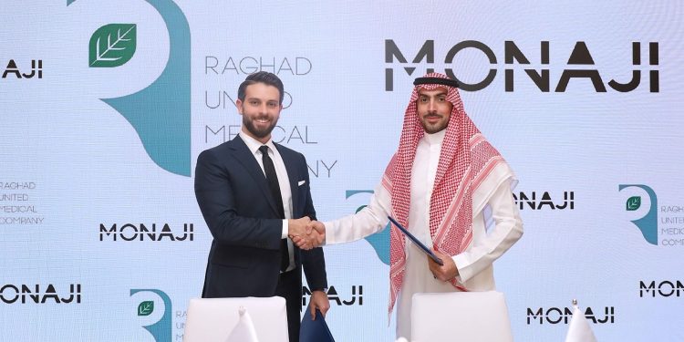 «رغد المتحدة الطبية» توقع اتفاقية شراكة استراتيجية مع «موناجي» لتوزيع منتجاتها في المملكة