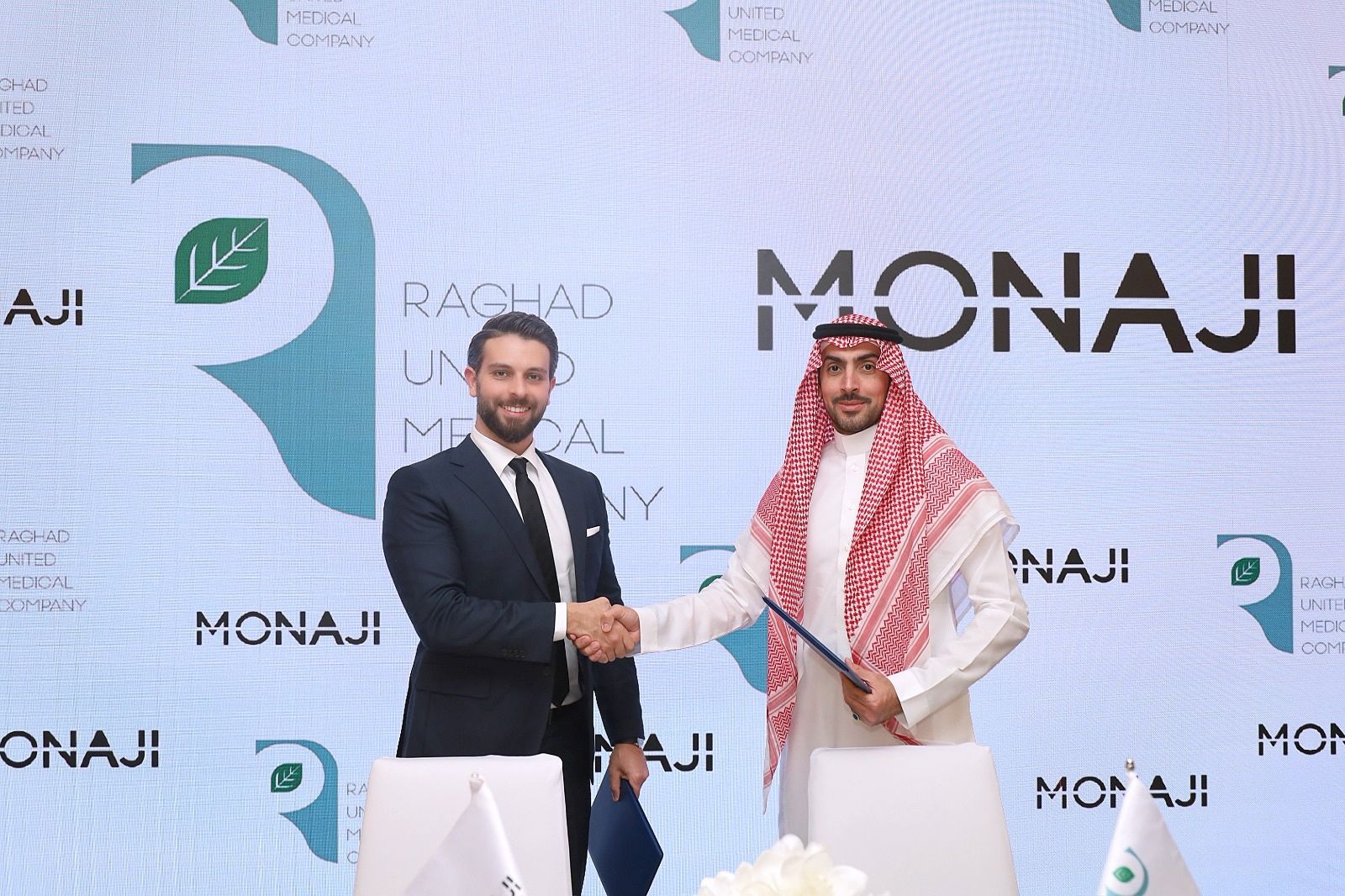 «رغد المتحدة الطبية» توقع اتفاقية شراكة استراتيجية مع «موناجي» لتوزيع منتجاتها في المملكة