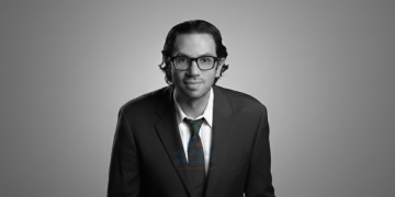 د. مصطفى ثروت مدير عام شركة بوش آند لومب في السعودية