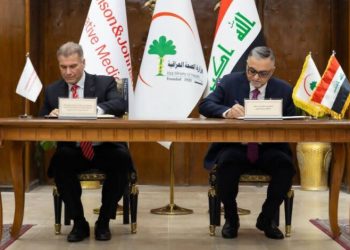 وزارة الصحة العراقية توقع اتفاقية تعاون مع «جونسون آند جونسون» لدعم النظام الصحي
