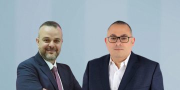 الدكتور ماجد الشاذلي .......................... الدكتور جلال العشرى