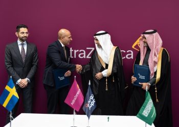 وزير الصحة يزور الموقع التصنيعي المتطور لشركة أسترازينيكا بالسويد ويطلع على أحدث تقنيات تصنيع الأدوية المبتكرة