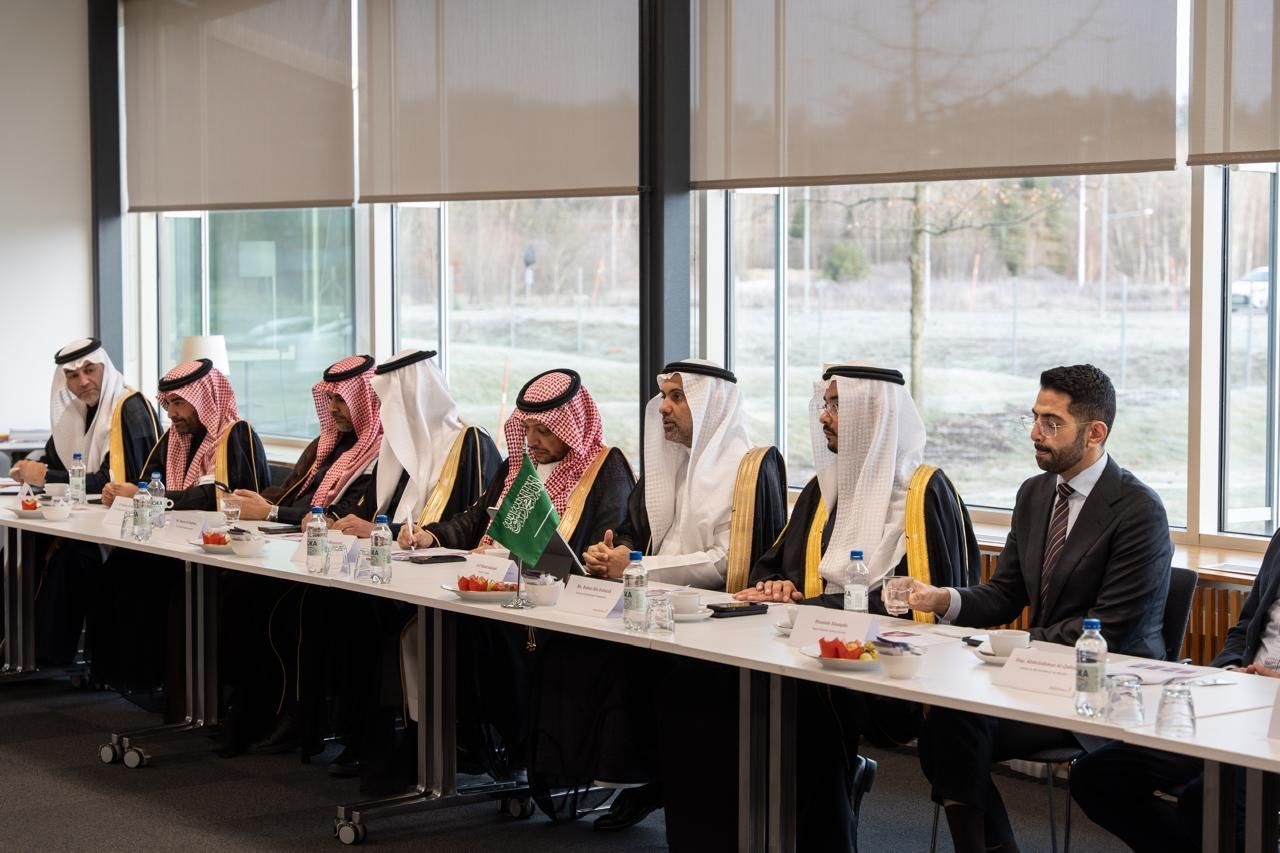 وزير الصحة يزور الموقع التصنيعي المتطور لشركة أسترازينيكا بالسويد ويطلع على أحدث تقنيات تصنيع الأدوية المبتكرة 