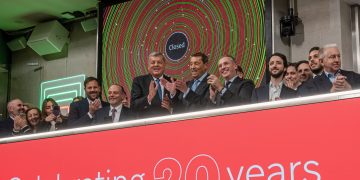 «الحكمة» تحتفل بمرور 20 عامًا على إدراجها في بورصة لندن