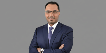 الدكتور عيد منصور مدير عام شركة جيلياد في السعودية