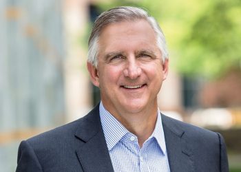 روبرت آي برادواي الرئيس التنفيذي لشركة أمجين للأدوية