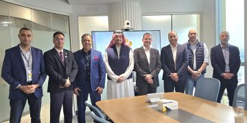 «واحة العرب القابضة» تبحث شراكة استراتيجية مع صيدليات «الدواء»