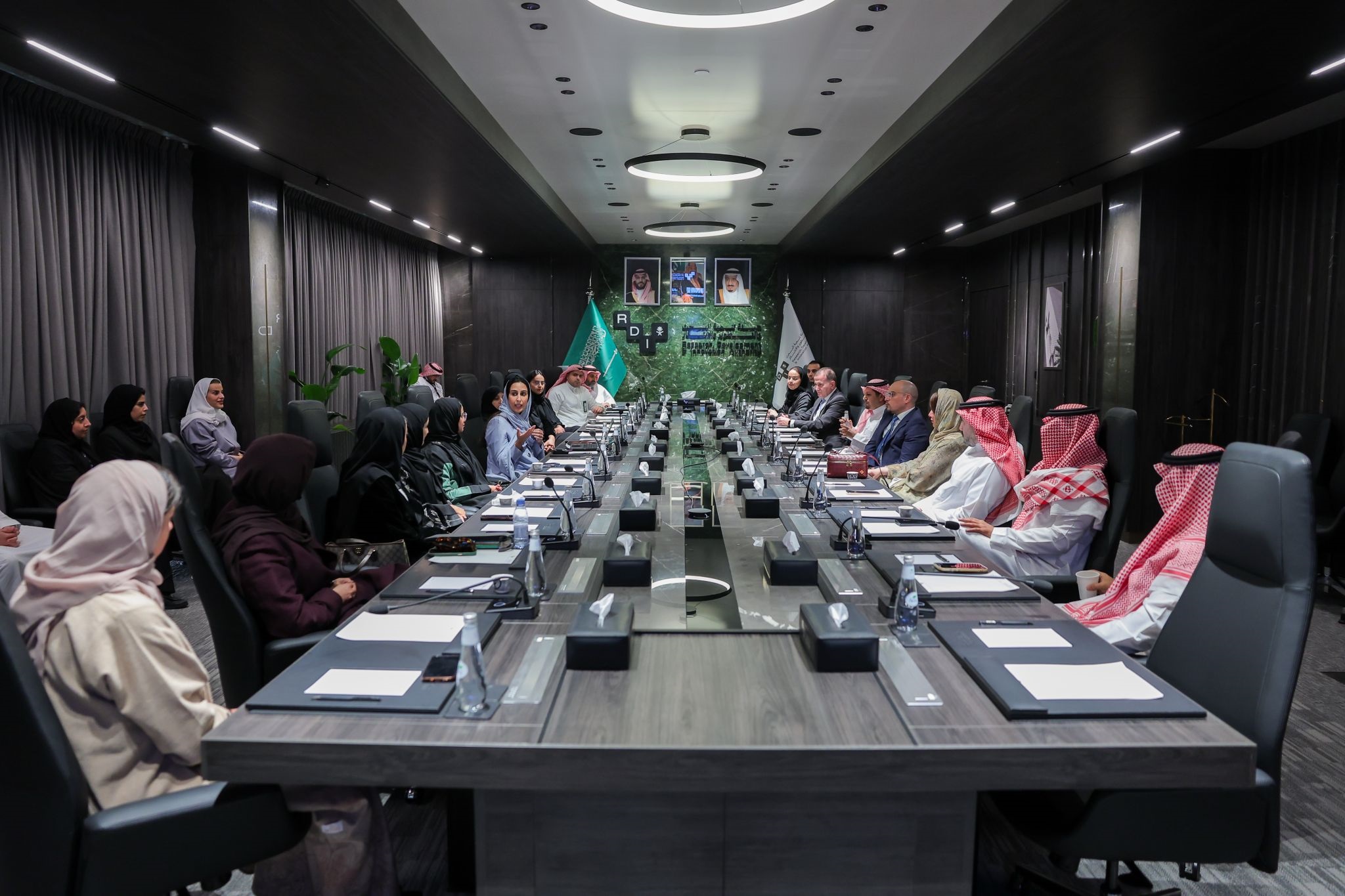 شركة أوقاف جامعة الأميرة نورة توقّع عقدًا استثماريًا مع «مصنع السمات» لتعزيز الابتكار الحيوي وتوطين التقنيات داخل المملكة