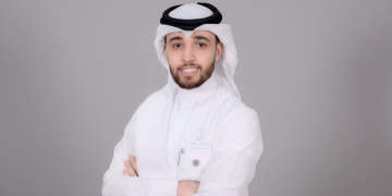 الدكتور مهند أبو عبيد مدير عام التسويق في القطاع التجاري بشركة سبيماكو الدوائية