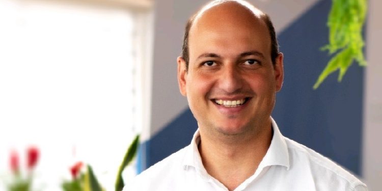 الدكتور حازم اليعقوب الدكتور حازم اليعقوب المؤسس المشارك لشركة باي فارما انتيليجنس