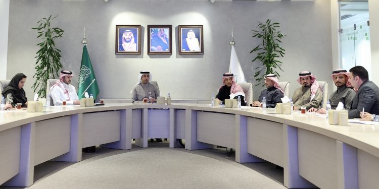 هيئة الغذاء والدواء تبحث مع اللجنة الوطنية للصيدليات تعزيز تطبيق نظام تتبع الأدوية «رصد»