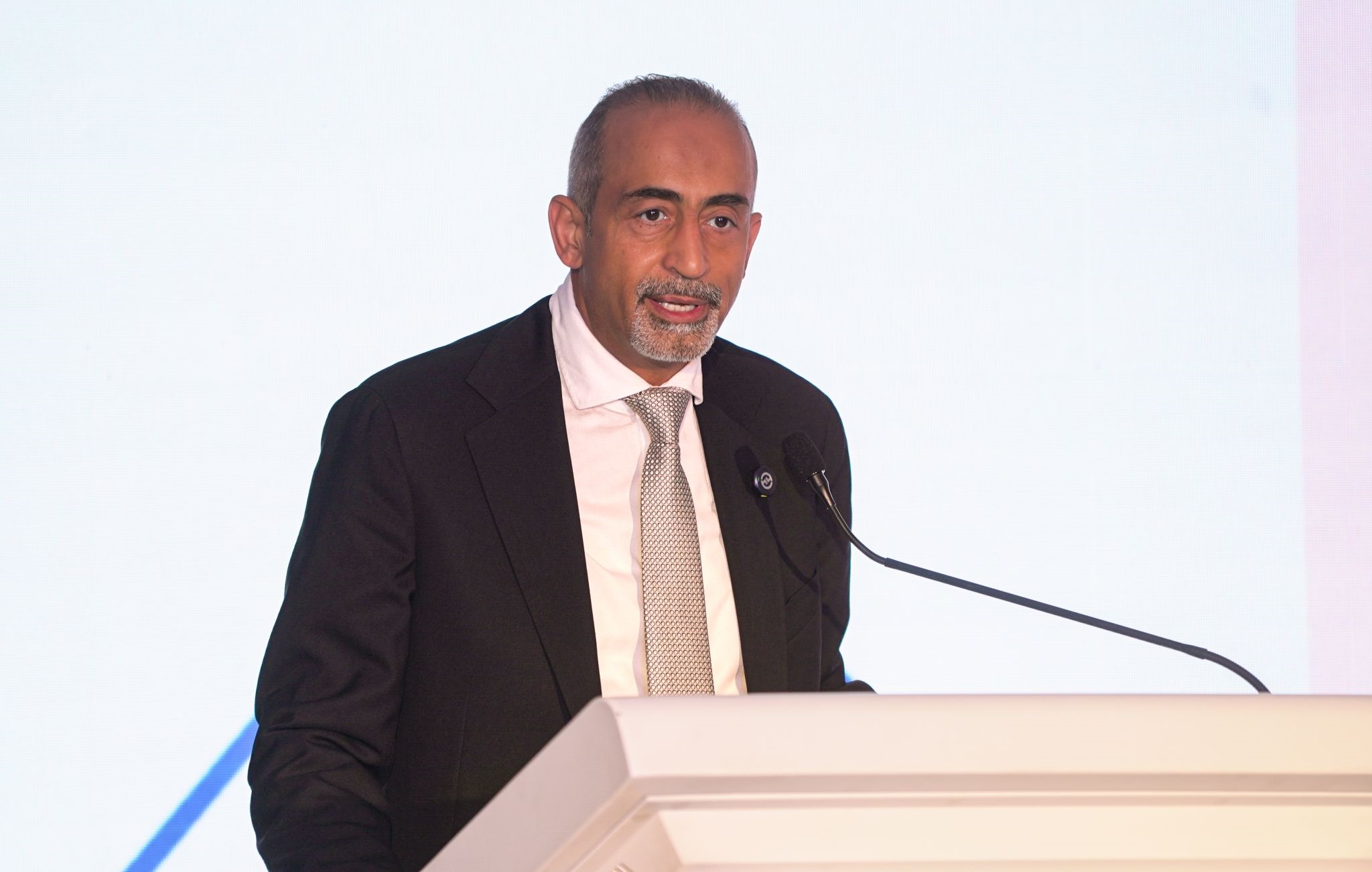 الدكتور أحمد توفيق المدير العام لشركة روش في الخليج 