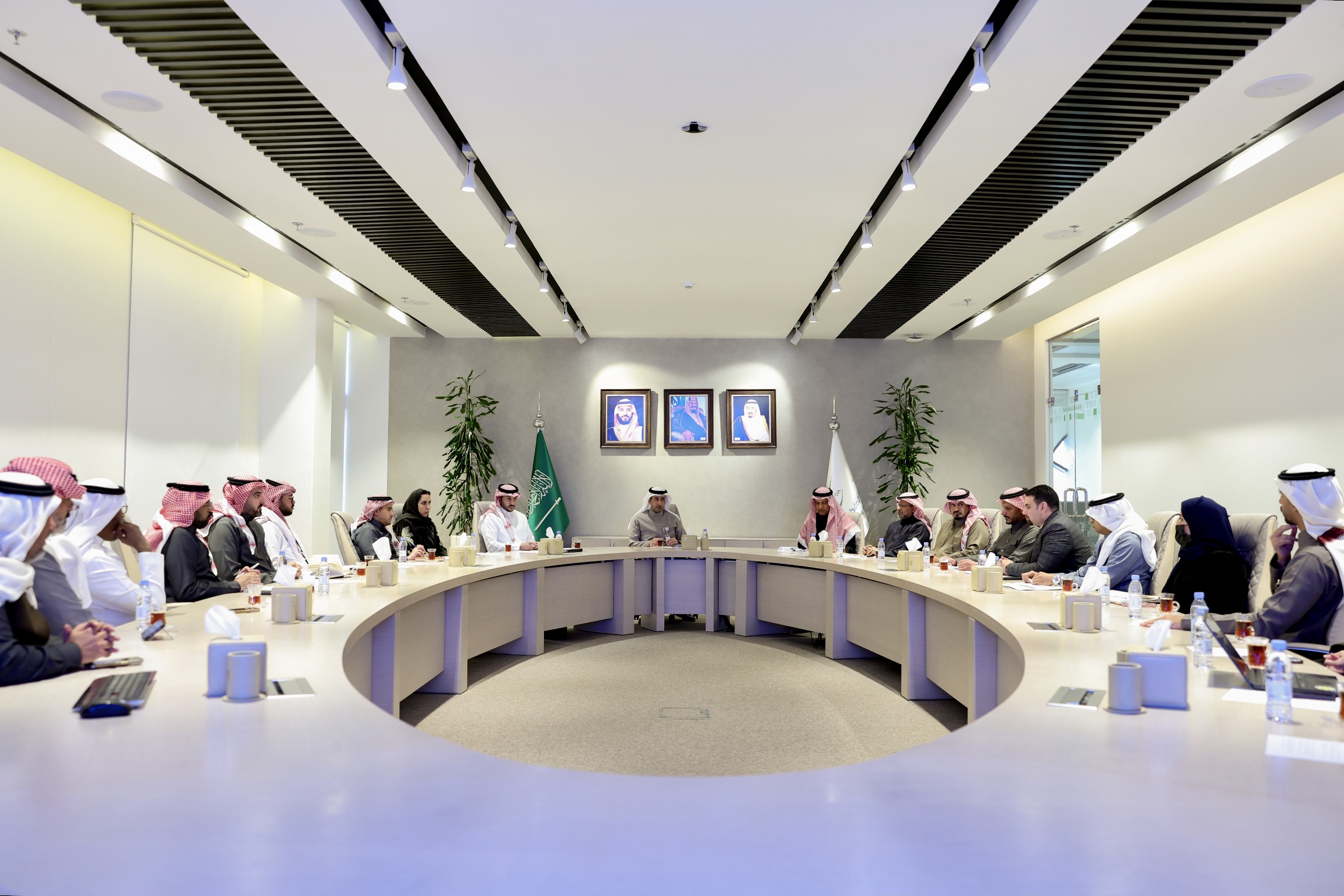 هيئة الغذاء والدواء تبحث مع اللجنة الوطنية للصيدليات تعزيز تطبيق نظام تتبع الأدوية «رصد»