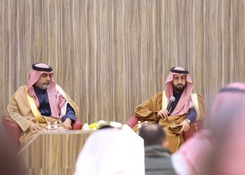 رئيس هيئة الغذاء والدواء يبحث مع شركات الأدوية والمنتجات الطبية بالجوف تحديات وفرص القطاع