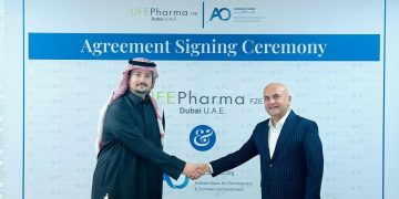 «واحة العرب القابضة» تبرم شراكة مع «لايف فارما» الإماراتية لتعزيز إتاحة الأدوية المتخصصة في السعودية