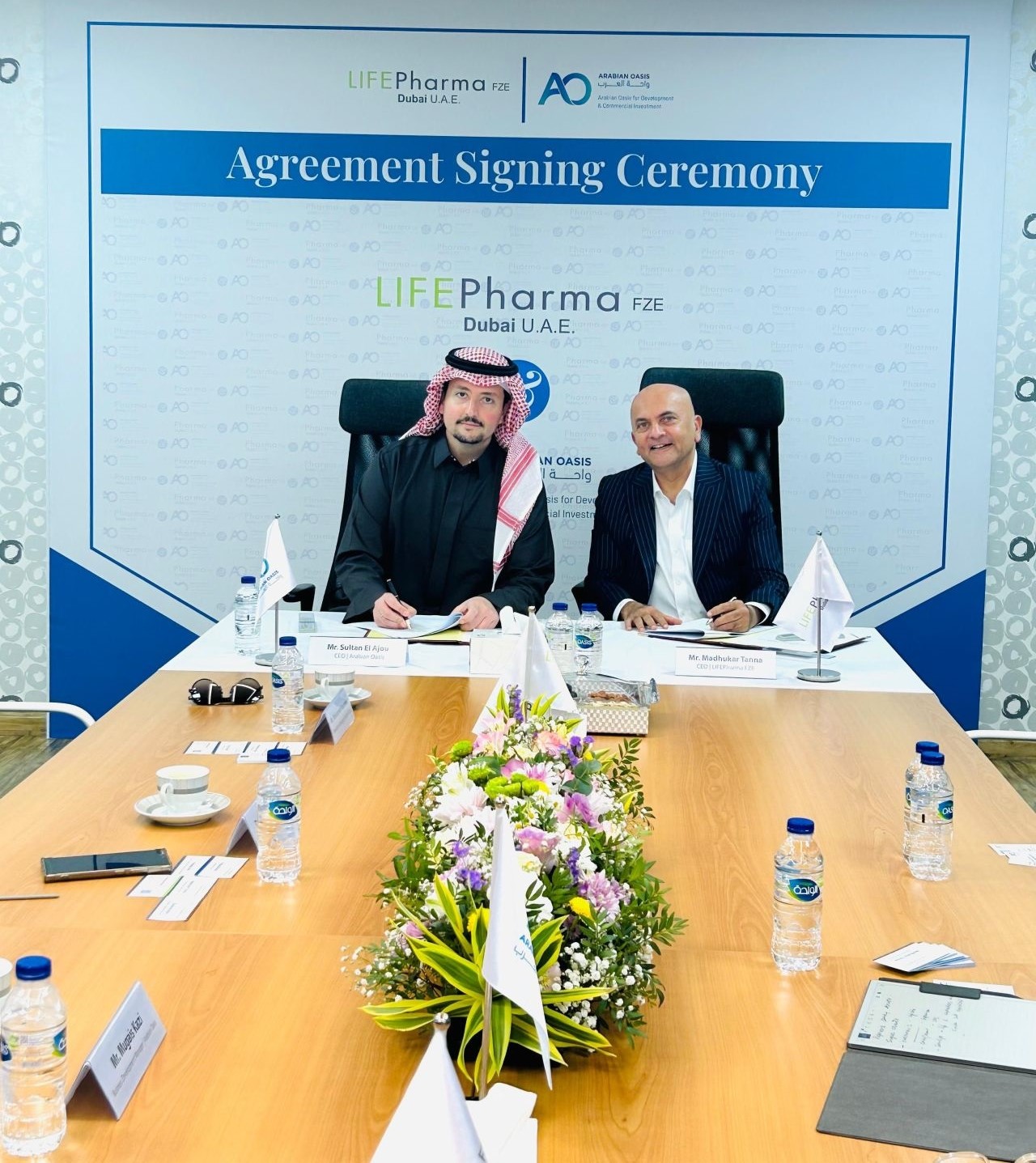 «واحة العرب القابضة» تبرم شراكة مع «لايف فارما» الإماراتية لتعزيز إتاحة الأدوية المتخصصة في السعودية