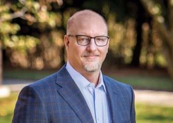 روبرت ديفيس، رئيس مجلس الإدارة والرئيس التنفيذي لشركة ميرك