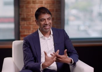 فاس ناراسيمهان الرئيس التنفيذي لشركة نوفارتس