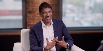 فاس ناراسيمهان الرئيس التنفيذي لشركة نوفارتس