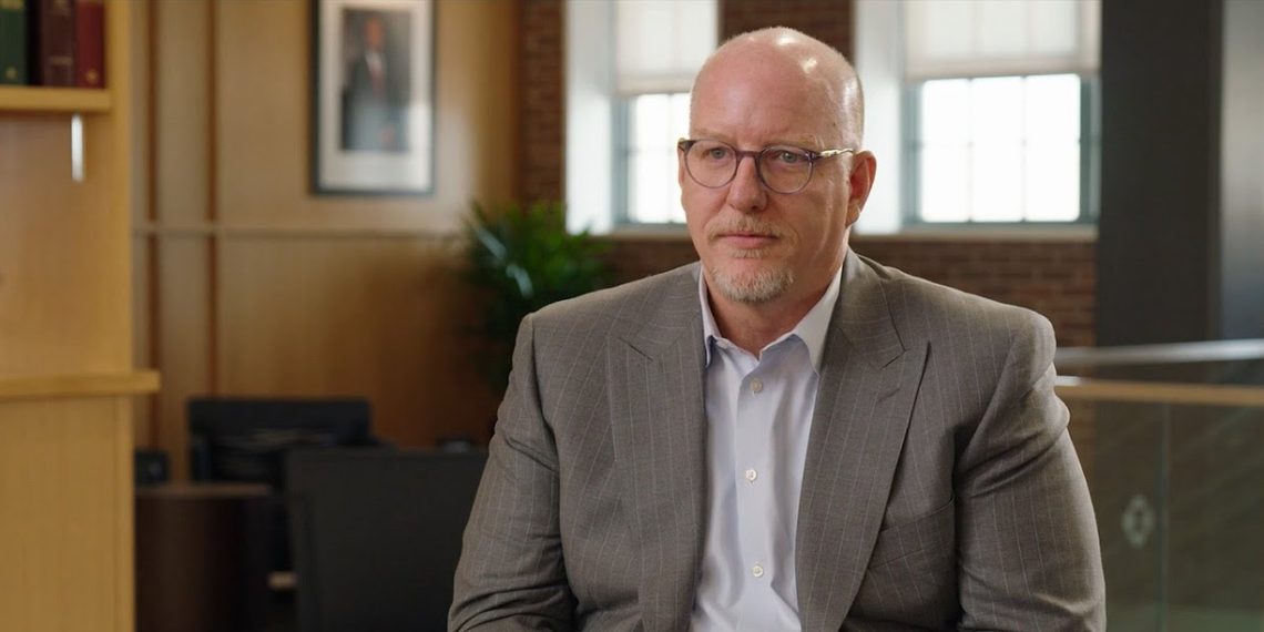 روبرت ديفيس، رئيس مجلس الإدارة والرئيس التنفيذي لشركة ميرك