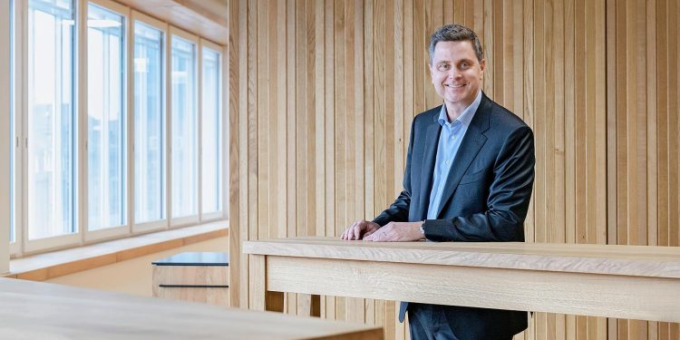 توماس شينيكر الرئيس التنفيذي لشركة روش للأدوية