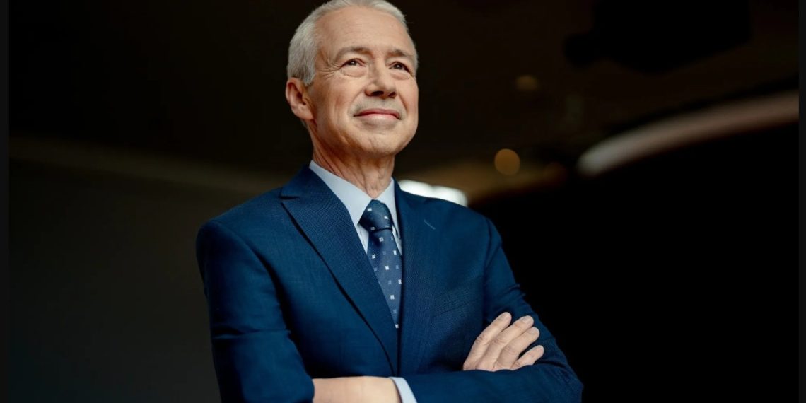 جواكين دواتو، الرئيس التنفيذي لشركة جونسون آند جونسون