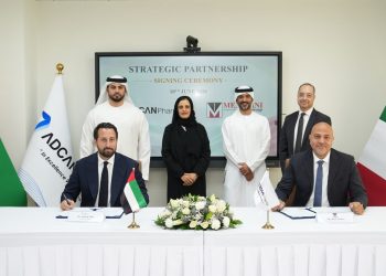 «أدكان فارما» الإماراتية و«ميناريني» الإيطالية توقعان شراكة لتوطين تصنيع الأدوية في الإمارات