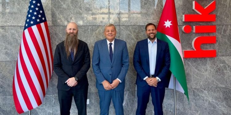 «الحكمة للأدوية» تستضيف السفير الأمريكي في الأردن وتستعرض استثماراتها وخطط توسعها في الولايات المتحدة