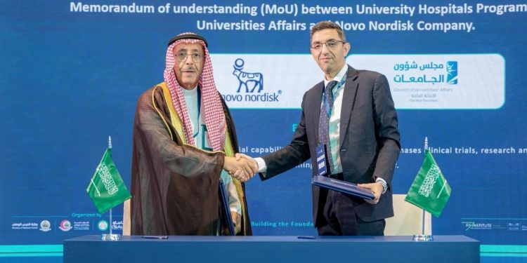 «نوفو» توقع اتفاقية مع برنامج المستشفيات الجامعية لتعزيز البحث والتطوير والتجارب السريرية في السعودية