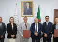 «فارما إنفست» الجزائرية توقع اتفاقية مع «يانغتسي ريفر» الصينية لنقل تكنولوجيا صناعة الأدوية وتطوير إنتاج المواد الأولية