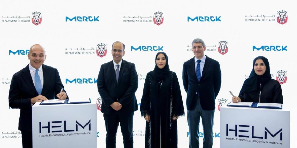توقيع مذكرة تفاهم بين شركة ميرك ودائرة الصحة أبوظبي لتطوير خدمات الخصوبة وأطفال الأنابيب خلال قمة مستقبل الصحة 2026.