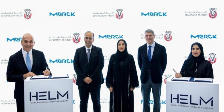 توقيع مذكرة تفاهم بين شركة ميرك ودائرة الصحة أبوظبي لتطوير خدمات الخصوبة وأطفال الأنابيب خلال قمة مستقبل الصحة 2026.